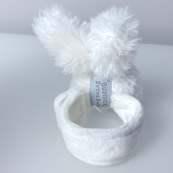 Bunnies by the Bay Bunny Wrist Rattle - Retired New Without Tag - Picture 2 of 2